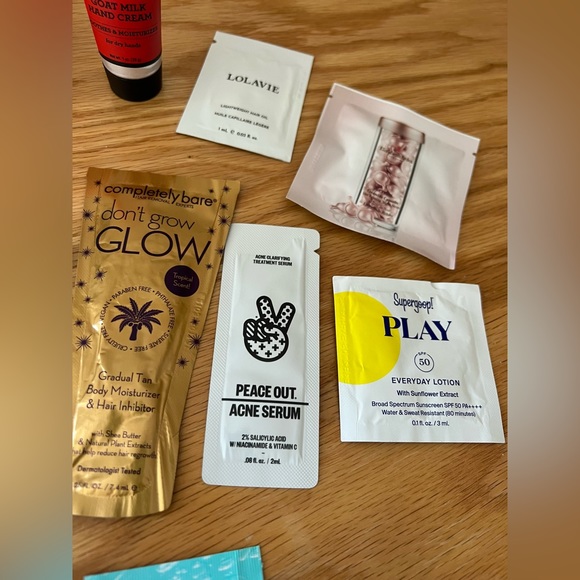 NWOT 29 Piece Beauty Bundle Fragrance Skincare Makeup Hair Sunscreen - Picture 11 of 11